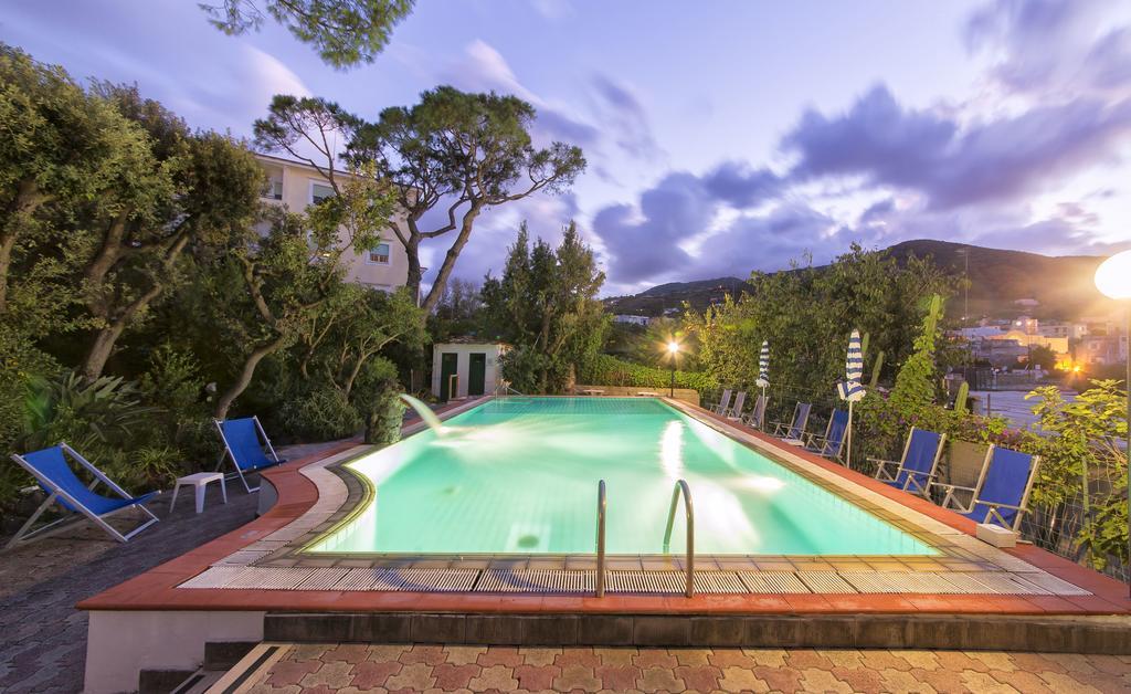 Hotel Vittoria Ischia Esterno foto