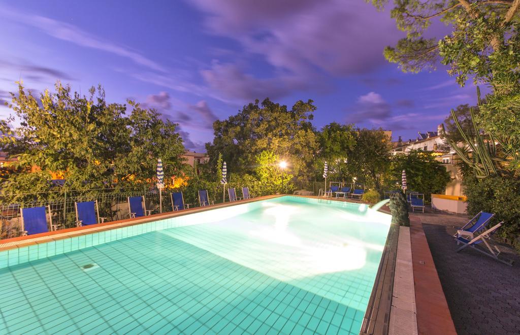 Hotel Vittoria Ischia Esterno foto