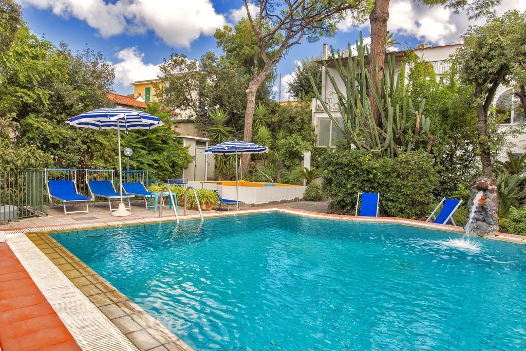 Hotel Vittoria Ischia Esterno foto