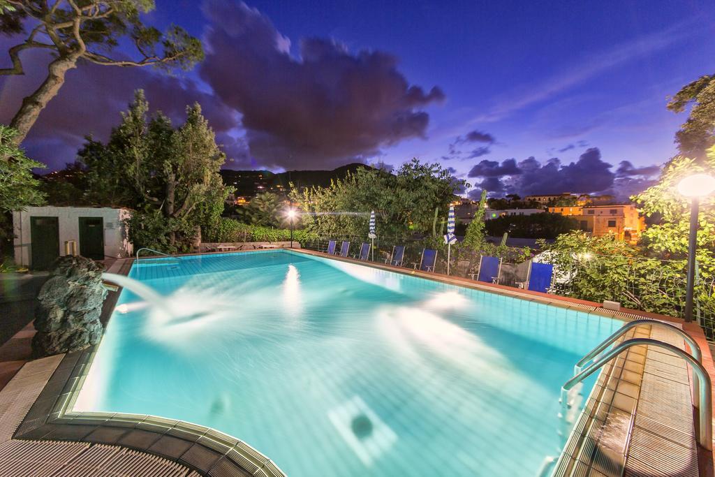 Hotel Vittoria Ischia Esterno foto