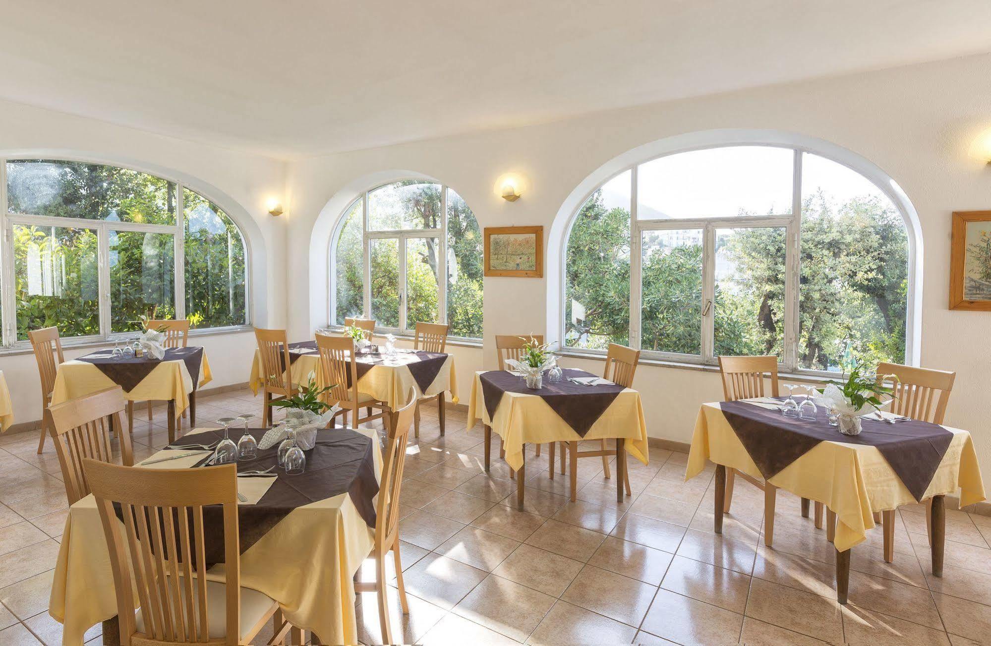 Hotel Vittoria Ischia Esterno foto