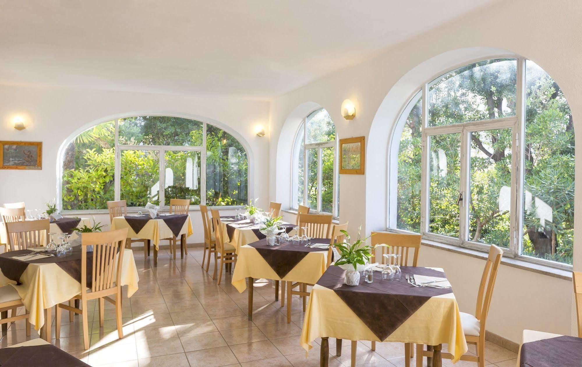 Hotel Vittoria Ischia Esterno foto